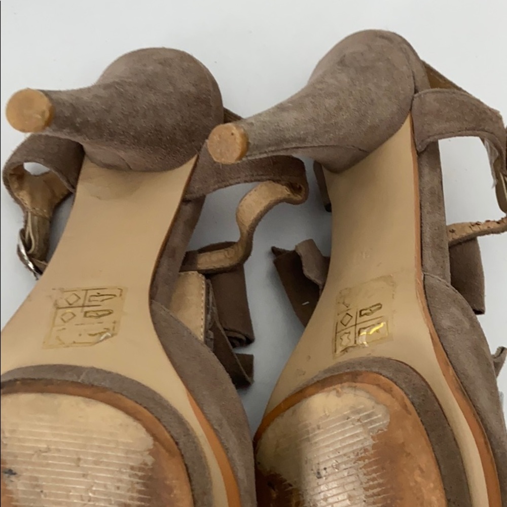 Aldo Ruffled Heels - Picture 8 of 8